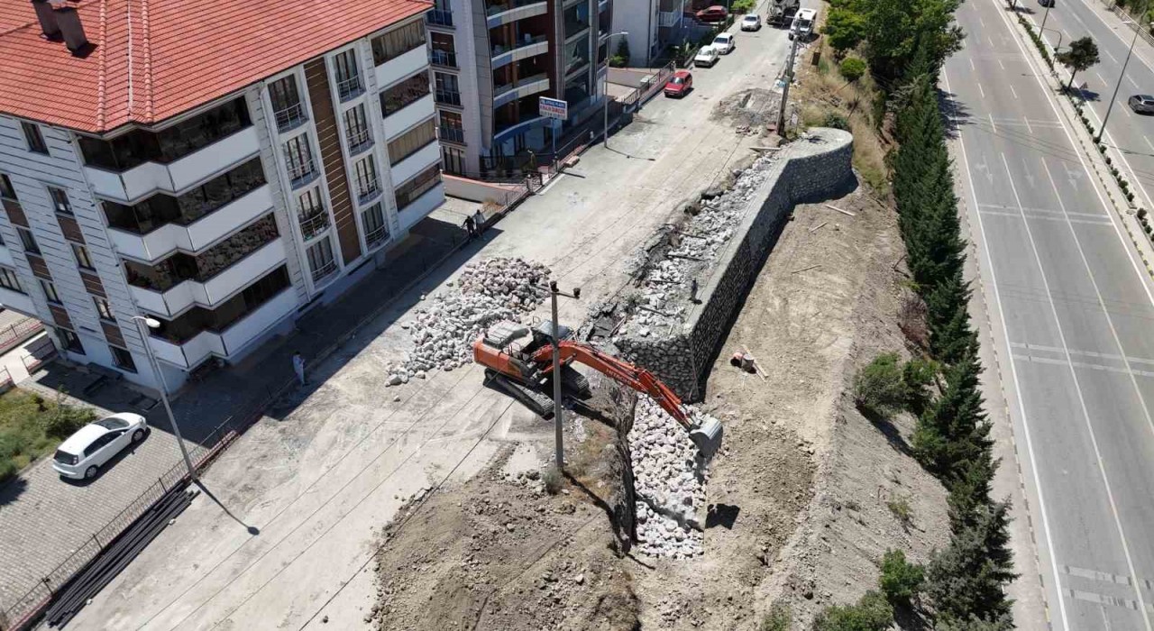 Karabük Belediyesinden toprak kaymasına karşı önlem