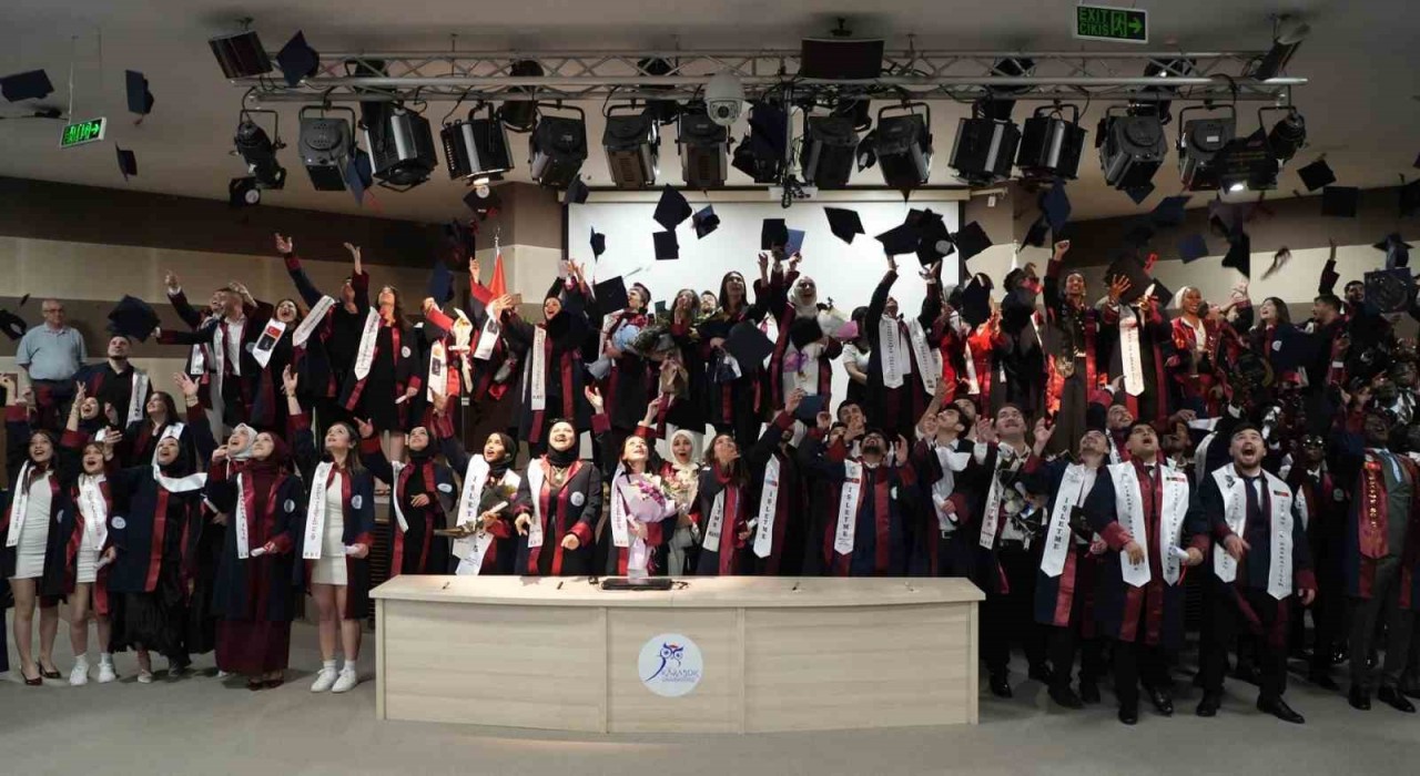 Karabük Üniversitesinde mezuniyet coşkusu
