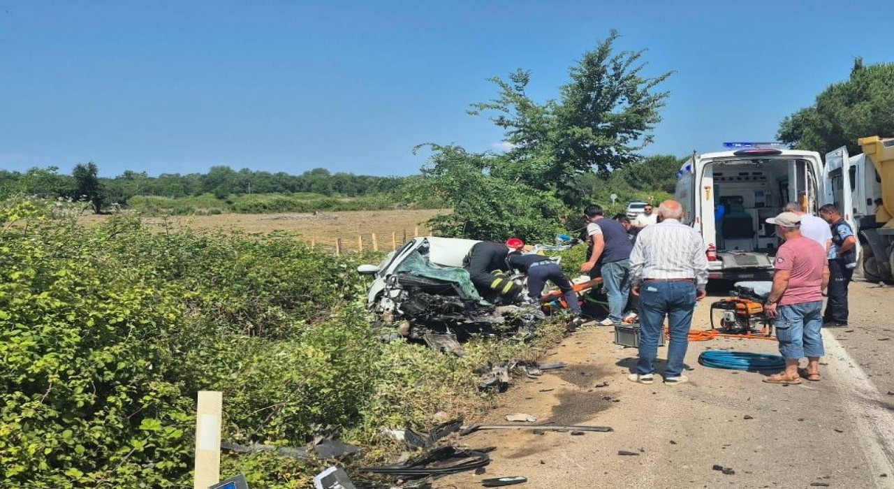 Karacabeyde trafik kazası: 1 ağır yaralı