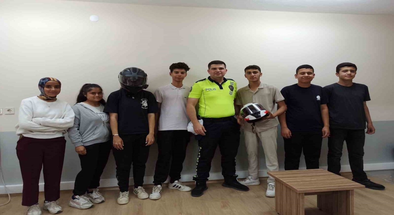 Karacasuda öğrencilere trafik bilinci eğitimi verildi