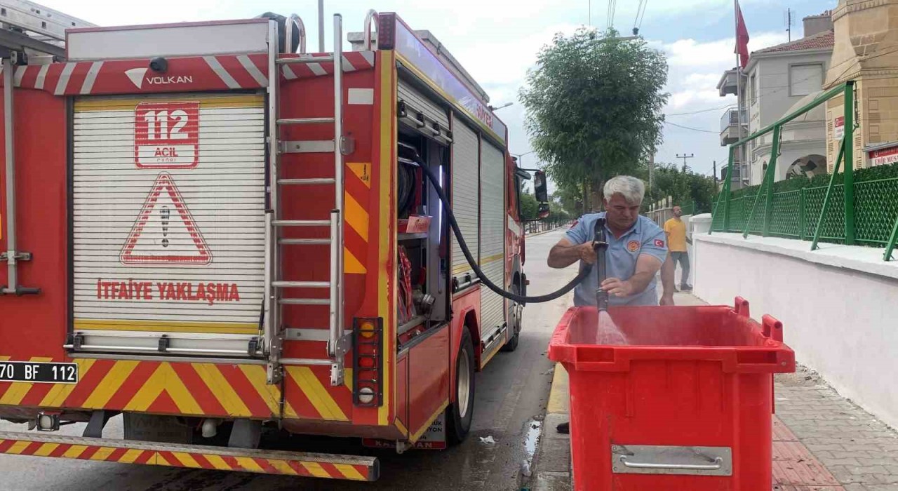 Karamanda çöp konteynerinde yangın çıktı