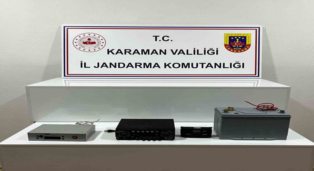 Karamanda mescitten ses sistemi çalan 2 şüpheli, kameradan tespit edilip yakalandı
