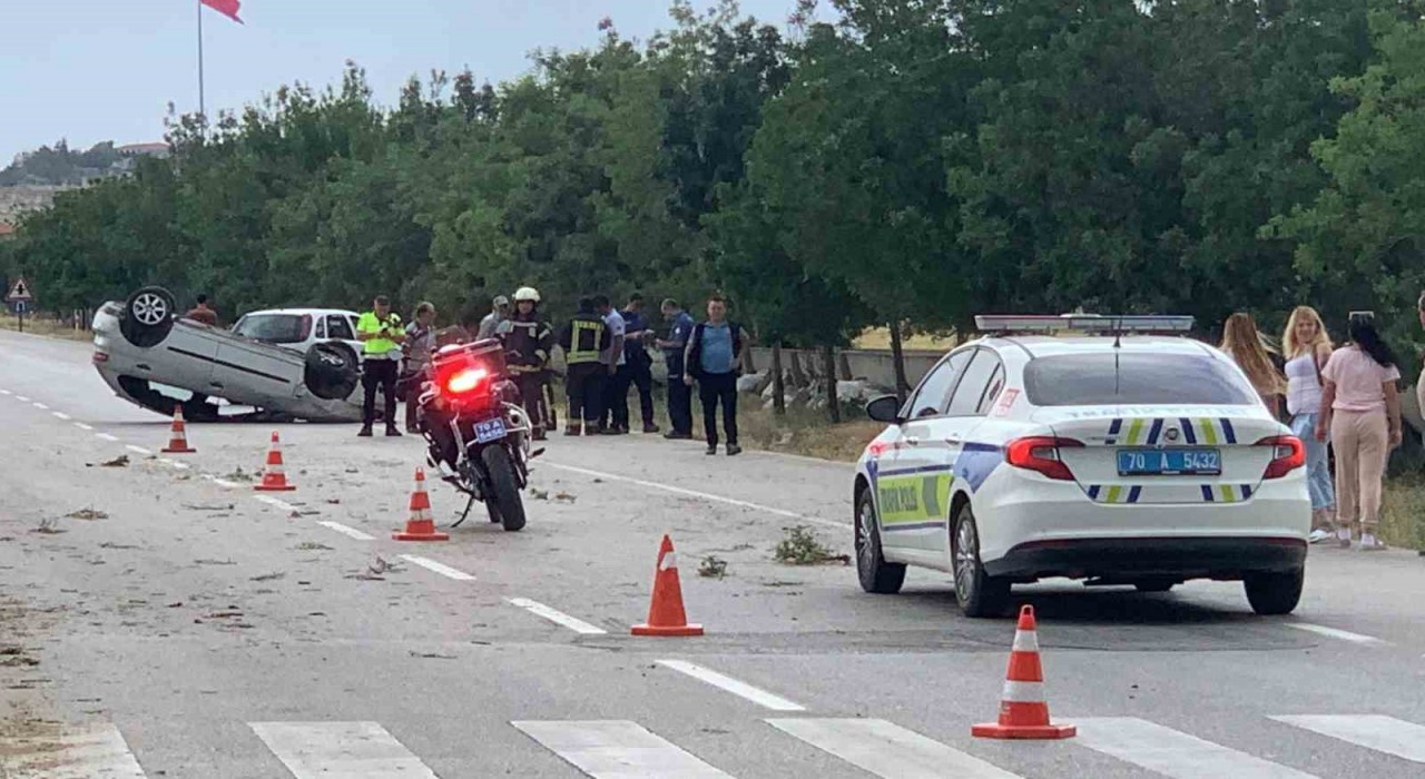 Karamanda otomobil takla attı: 2si çocuk 4 yaralı