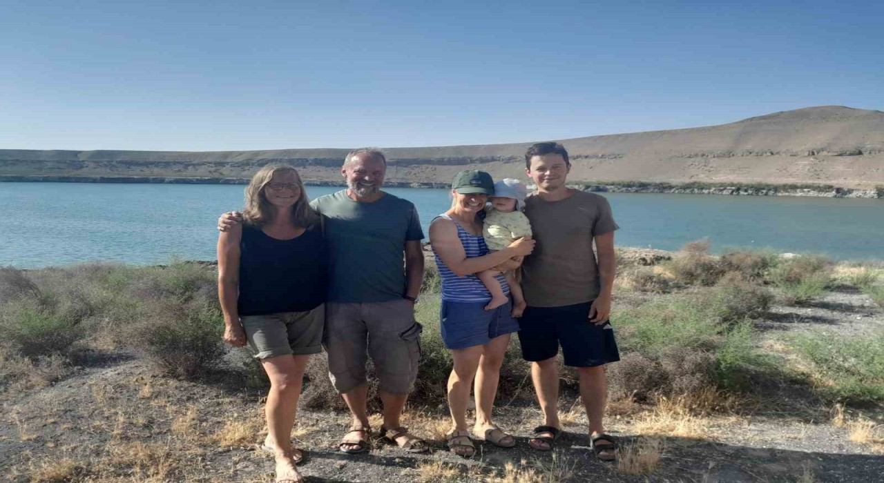 Karapınarın doğal güzelliği Acıgöl, yabancı turistlerin gözdesi oldu