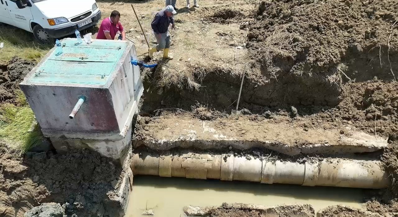 Karasu Ovasında sulama hattı arızası onarıldı