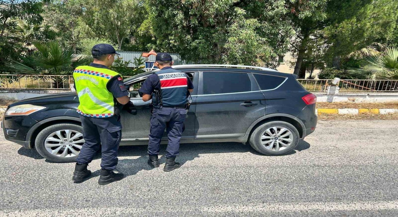 Karpuzluda jandarma ekiplerinden sıcak nokta uygulaması