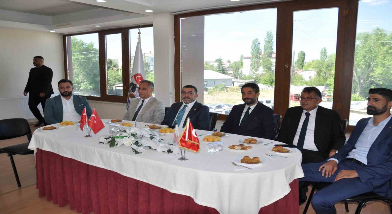 Karsta 137 bin buzağı küpelendi