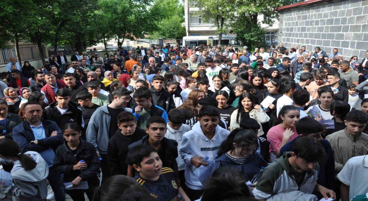 Karsta 4 bin 267 öğrencinin LGS heyecanı başladı