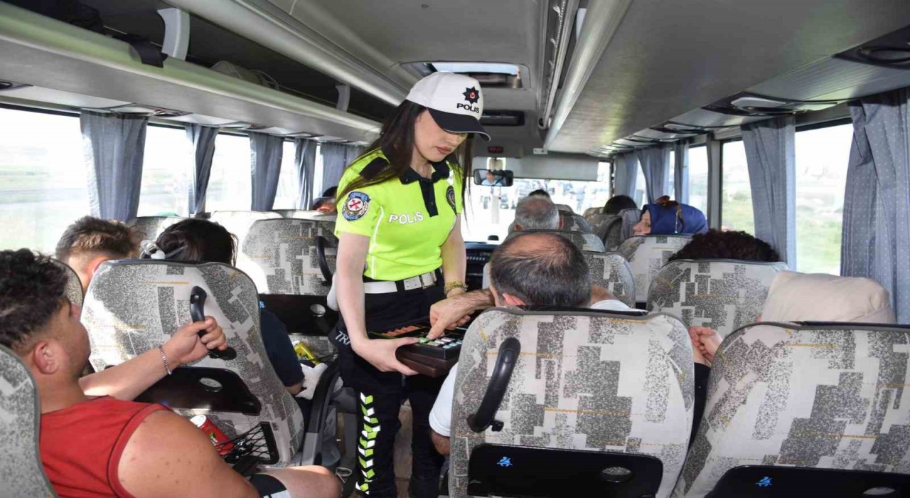 Karsta yolcu otobüsleri denetlendi