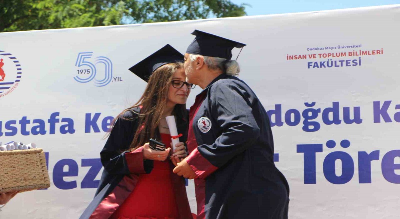Kas hastası Selinin azmi, babasının desteğiyle birleşti: Fakülteyi dereceyle bitirdi