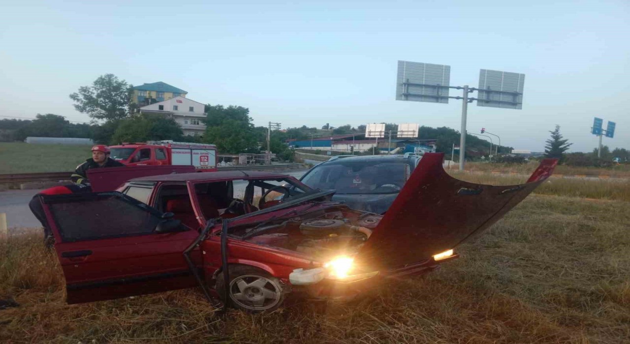 Kastamonuda iki ayrı trafik kazasında 3 kişi yaralandı