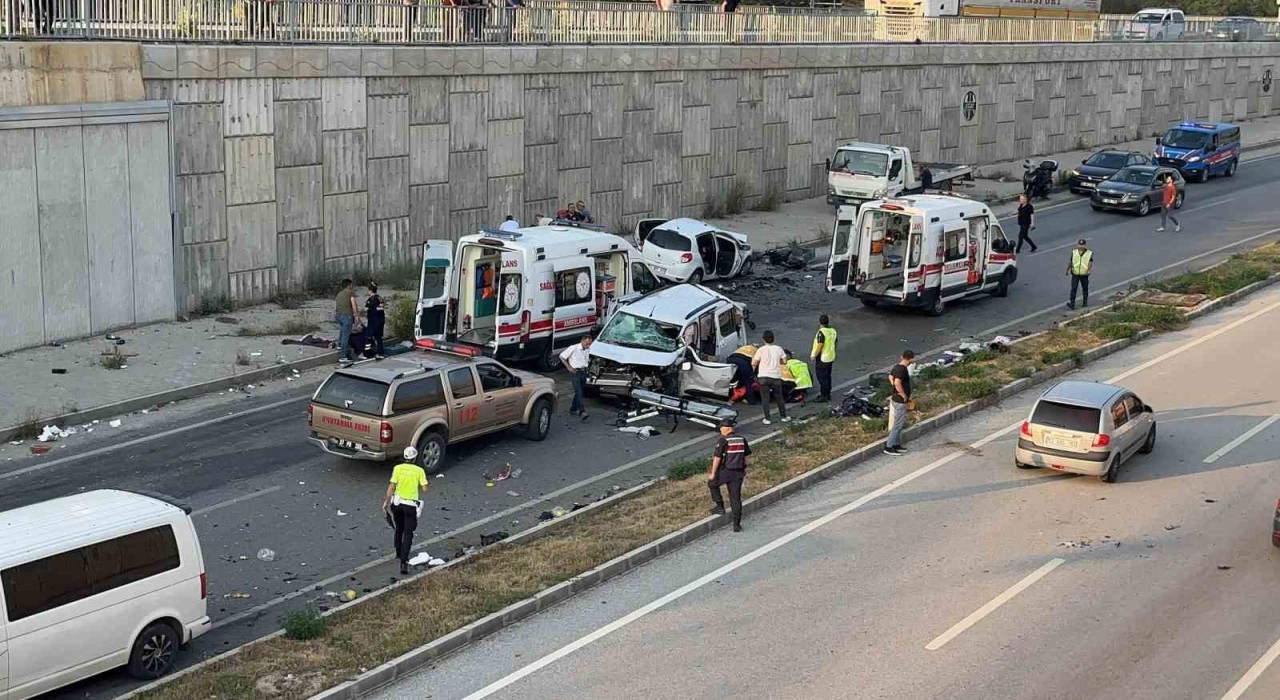 Kastamonuda zincirleme trafik kazası: 9 yaralı