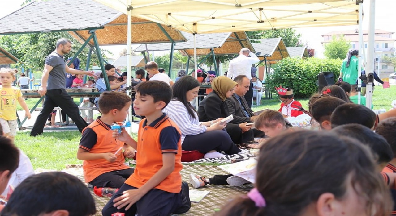 Kaymakam Bayguş, Dazkırıda Kitap Okuma etkinliğine katıldı