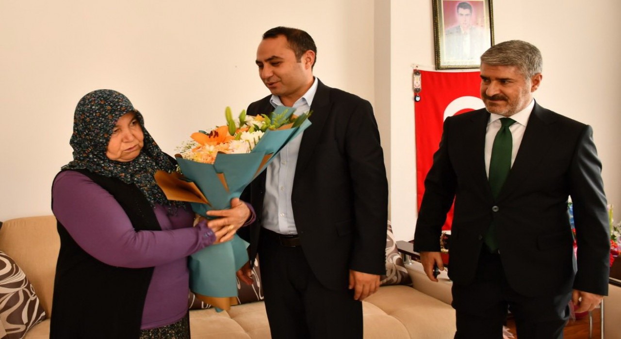 Kaymakam Çağlar Partaldan şehit ailesine bayram ziyareti