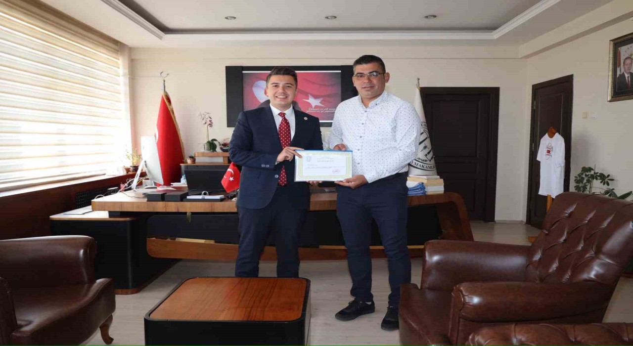 Kaymakam Gündoğdudan örnek muhtara teşekkür belgesi