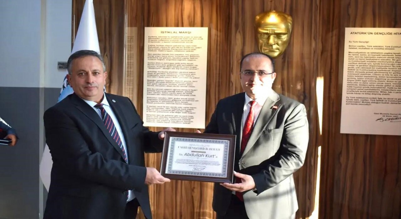 Kaymakam Kurta ‘Fahri hemşehrilik beratı