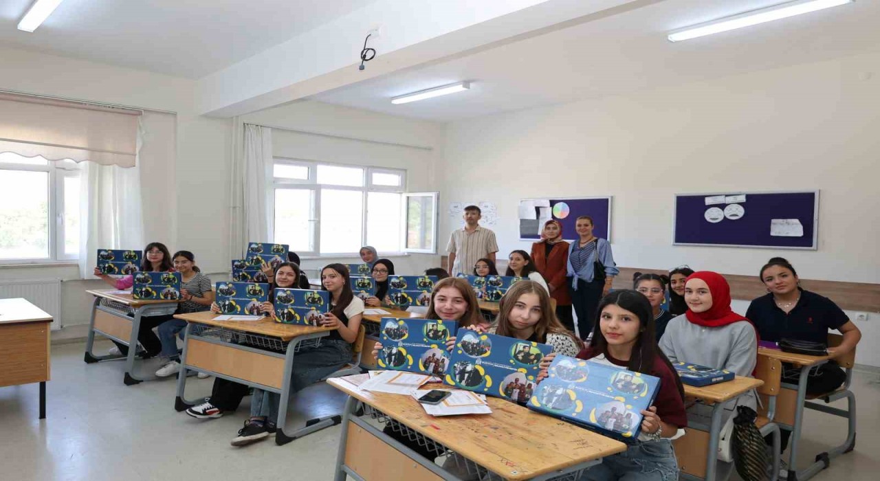 Kayseride 315 bin öğrenci karne aldı