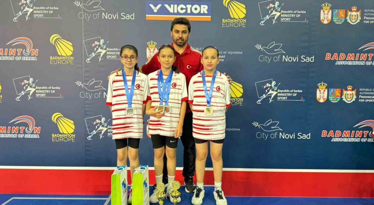 Kayserili Badmintoncular Sırbistanda madalyaları topladı