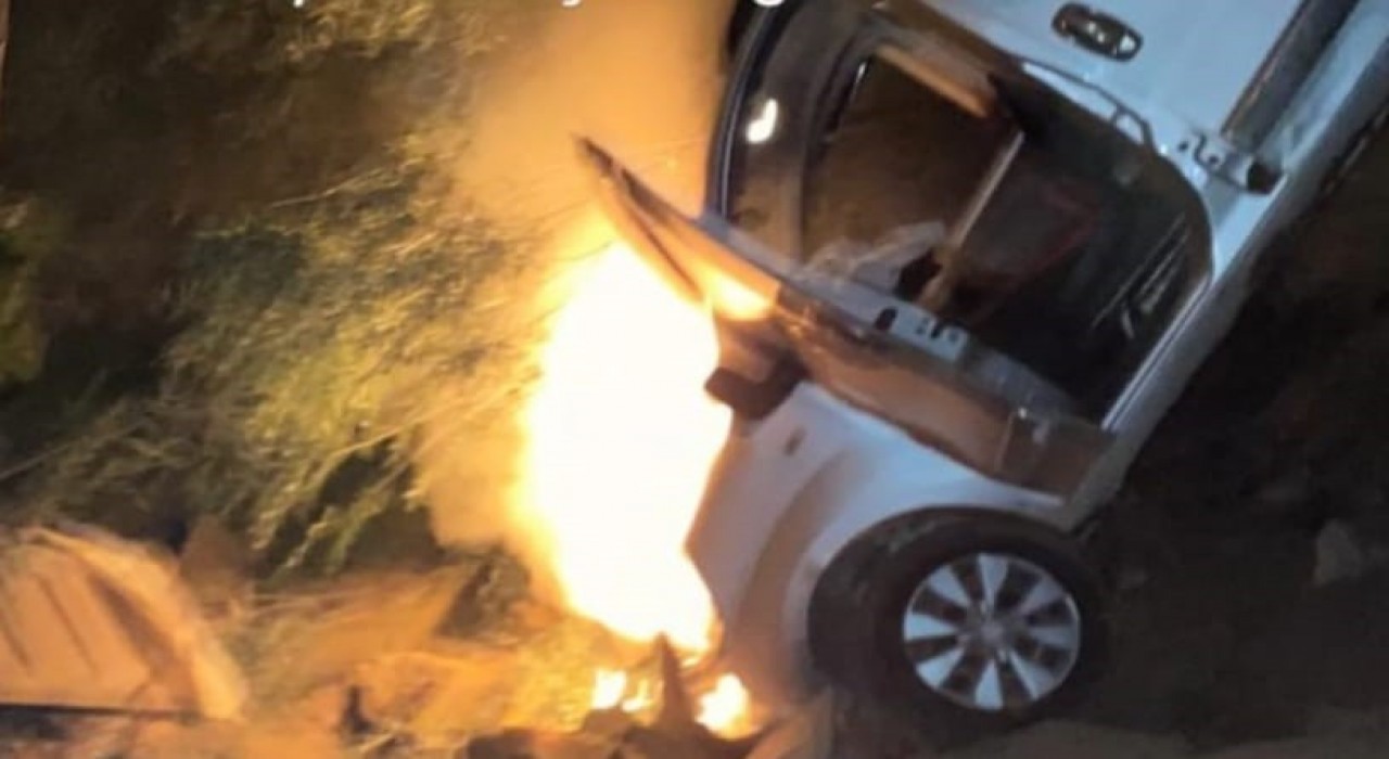 Kaza sonrası alev araçtan kendi imkanları ile çıkan sürücü hastaneye kaldırıldı