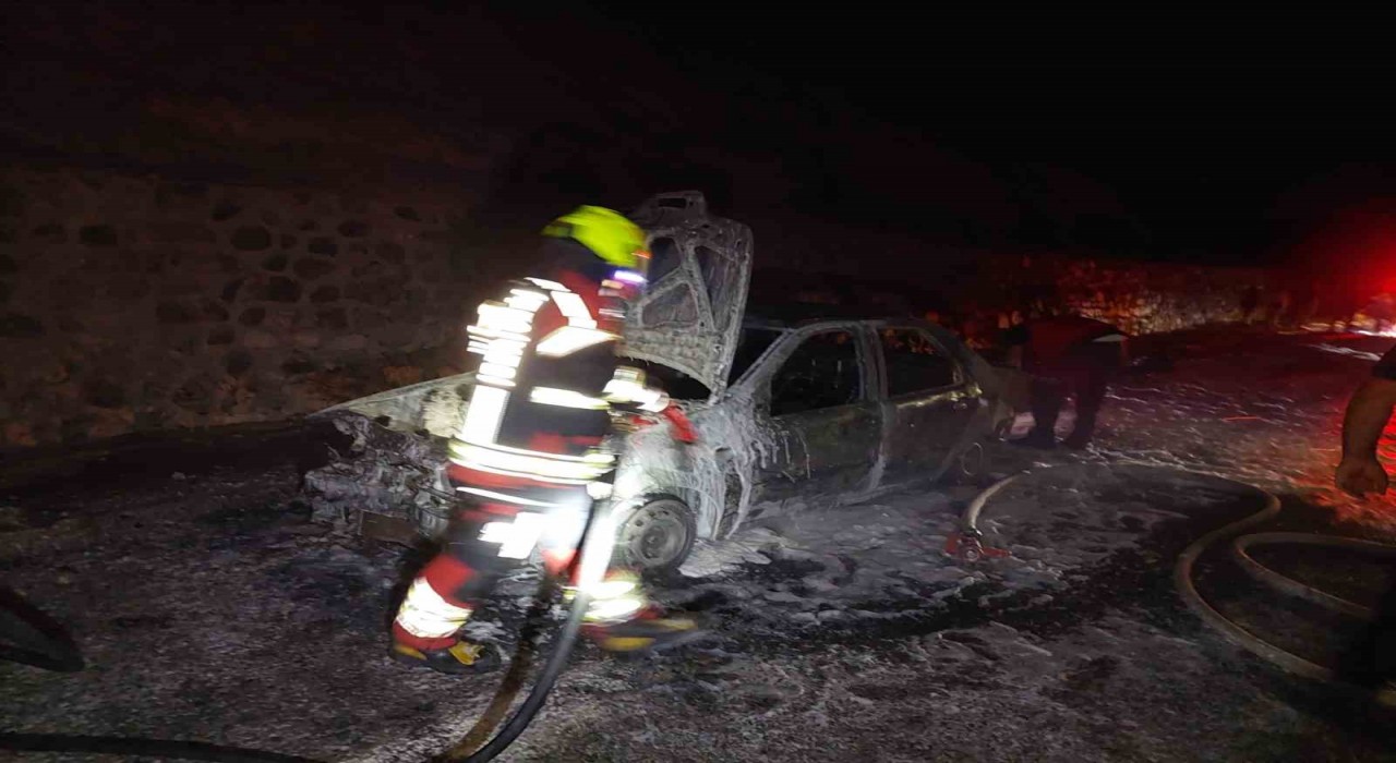 Kazdağlarında çıkan araç yangınına itfaiye müdahale etti