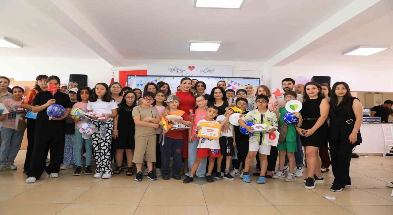 Keçiören Belediyesinden engelli çocuklara karne hediyesi