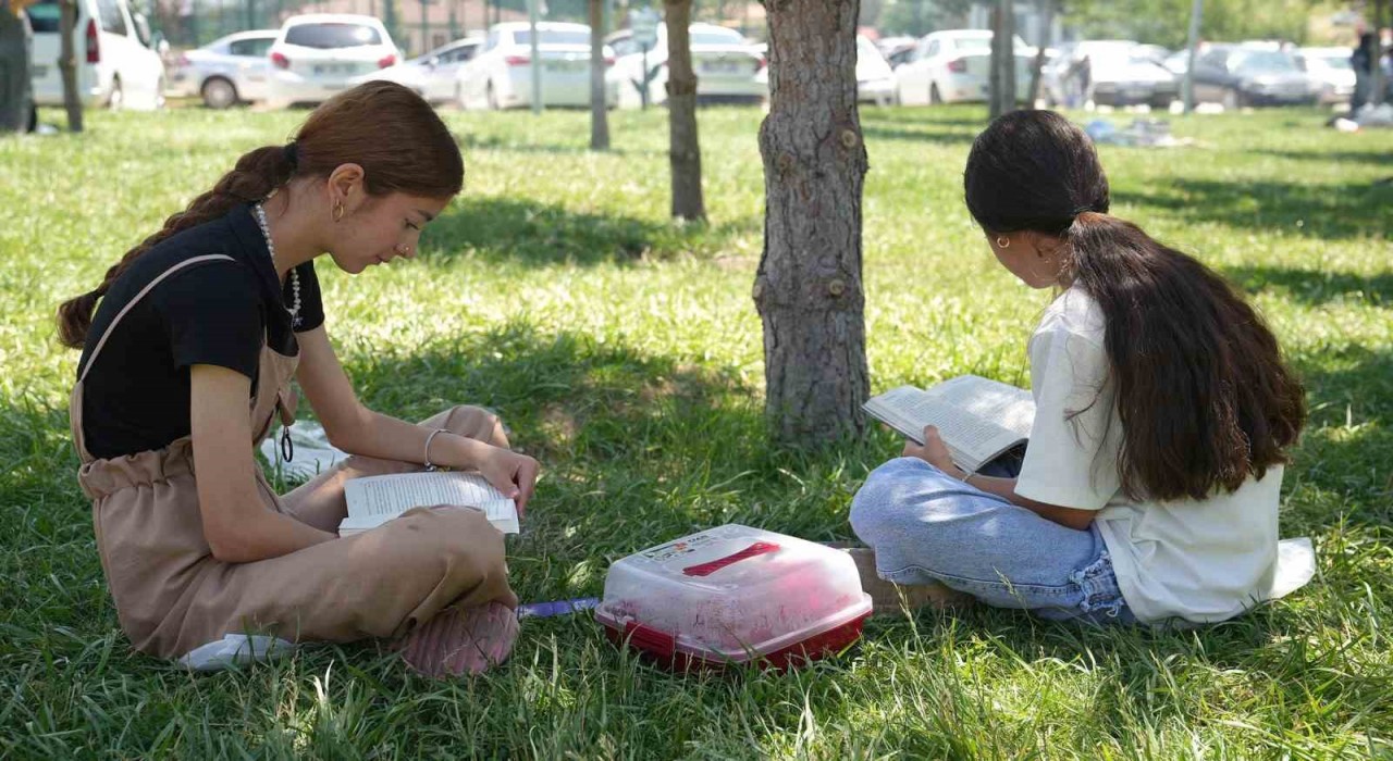 Keçiörende bayram boyunca mesire alanlarına yoğun ilgi