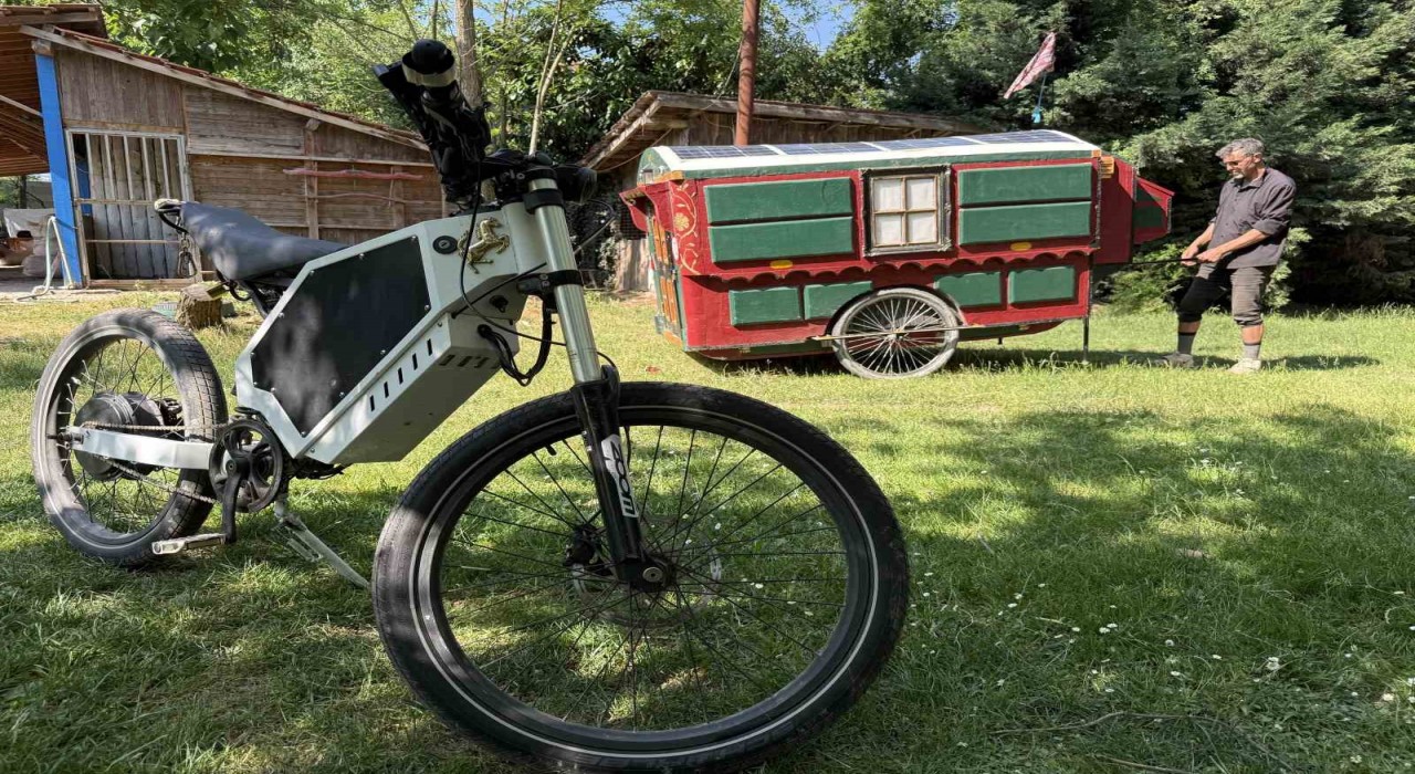 Kendi yaptığı karavan ile dünya turuna çıktı