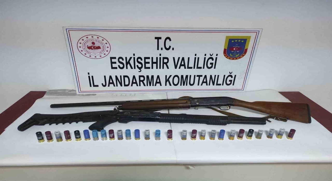 Kepçe ile kaçak kazı yapan 5 şüpheli suçüstü yakalandı