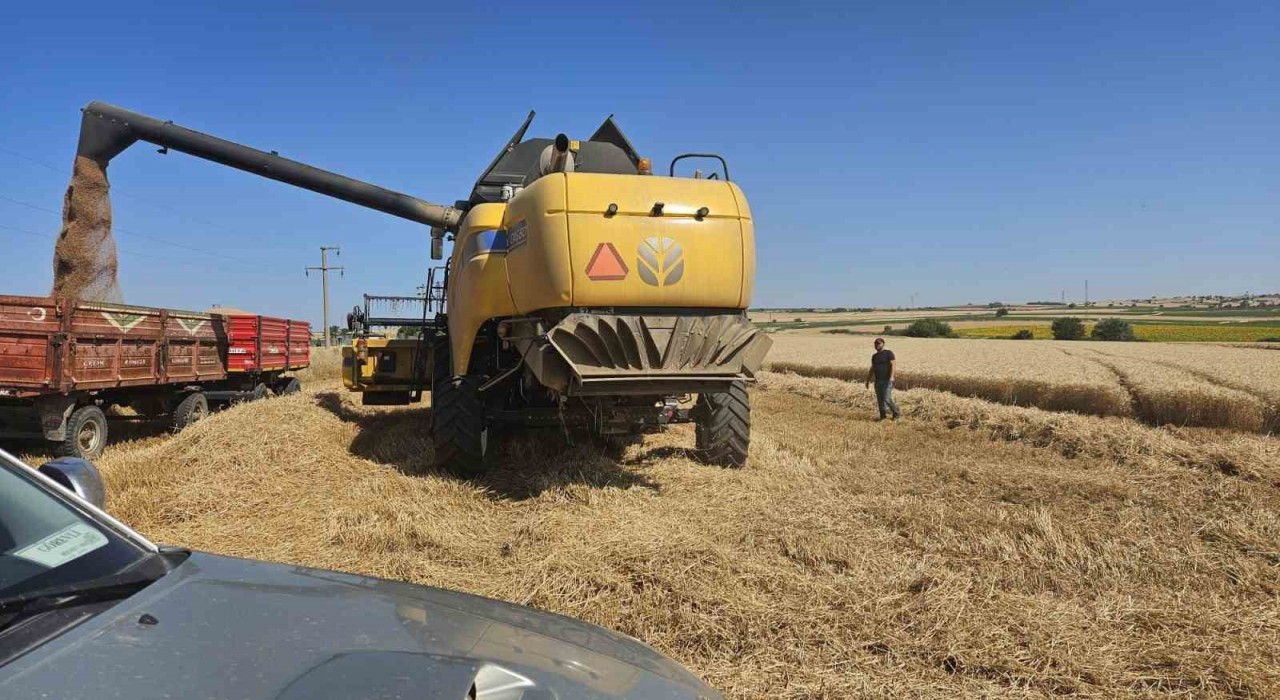 Keşanda hasat halindeki tüm biçerdöver ve balya makineleri kontrol ediliyor