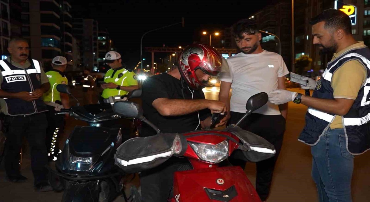 Kırıkkalede trafik ekiplerinden motosiklet sürücülerine sıkı denetim