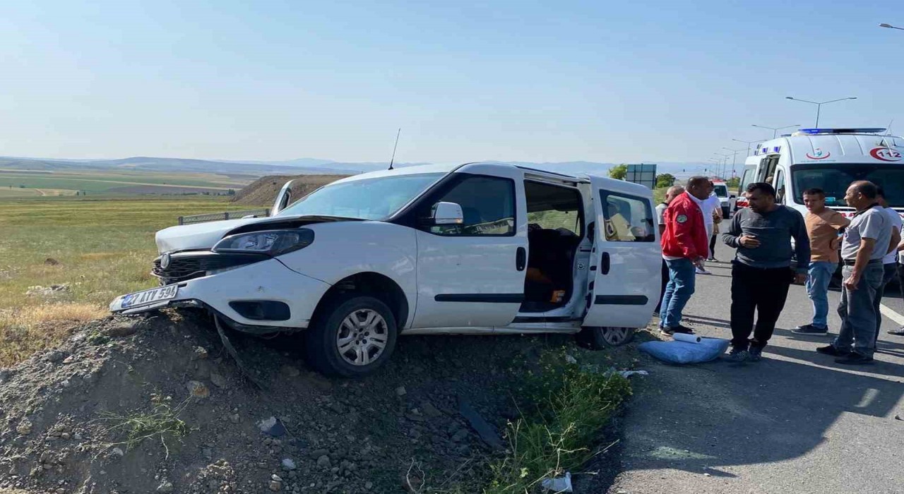 Kırıkkalede trafik kazası: 4ü çocuk, 7 yaralı