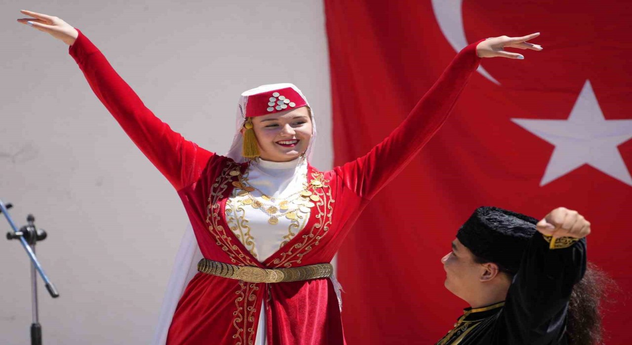 Kırım Tatarları, geleneksel Tepreş Şenliğinde buluştu