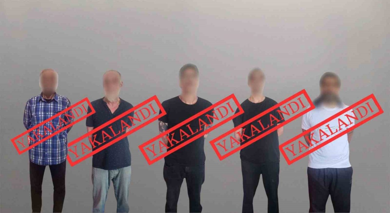 Kırmızı bültenle aranan 5 kişi yakalanarak Türkiyeye getirildi