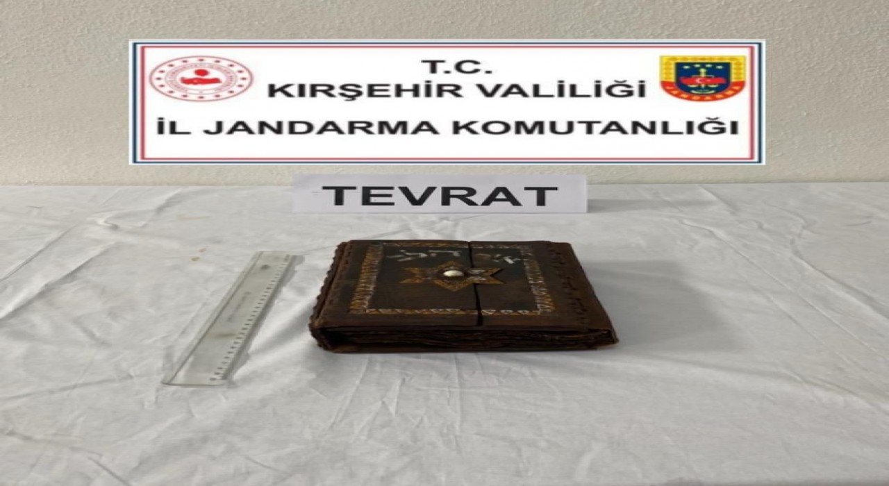 Kırşehirde 7 asırlık el yazması Tevrat ele geçirildi