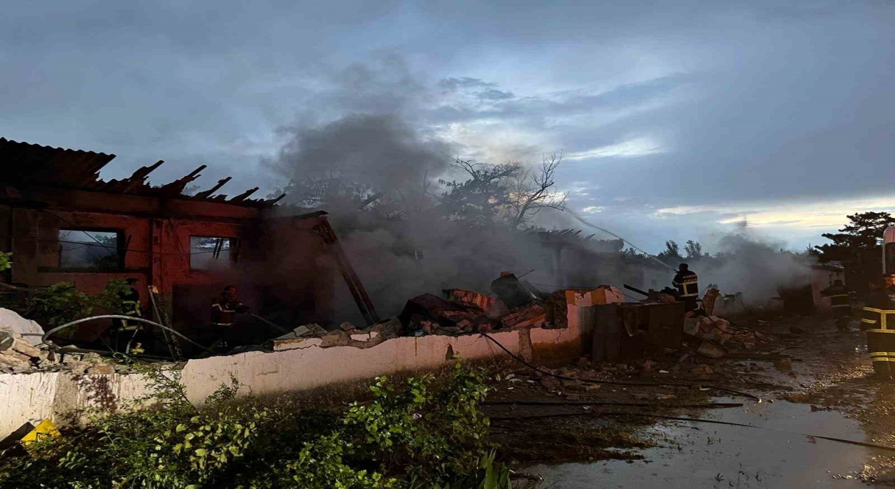 Kırşehirde enerji firmasının deposunda yangın