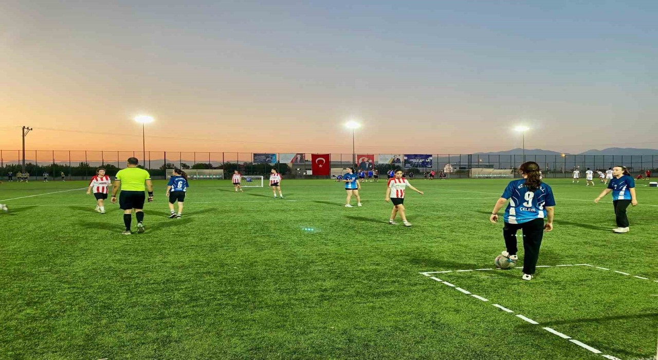 Koçarlıda futbol turnuvası başladı