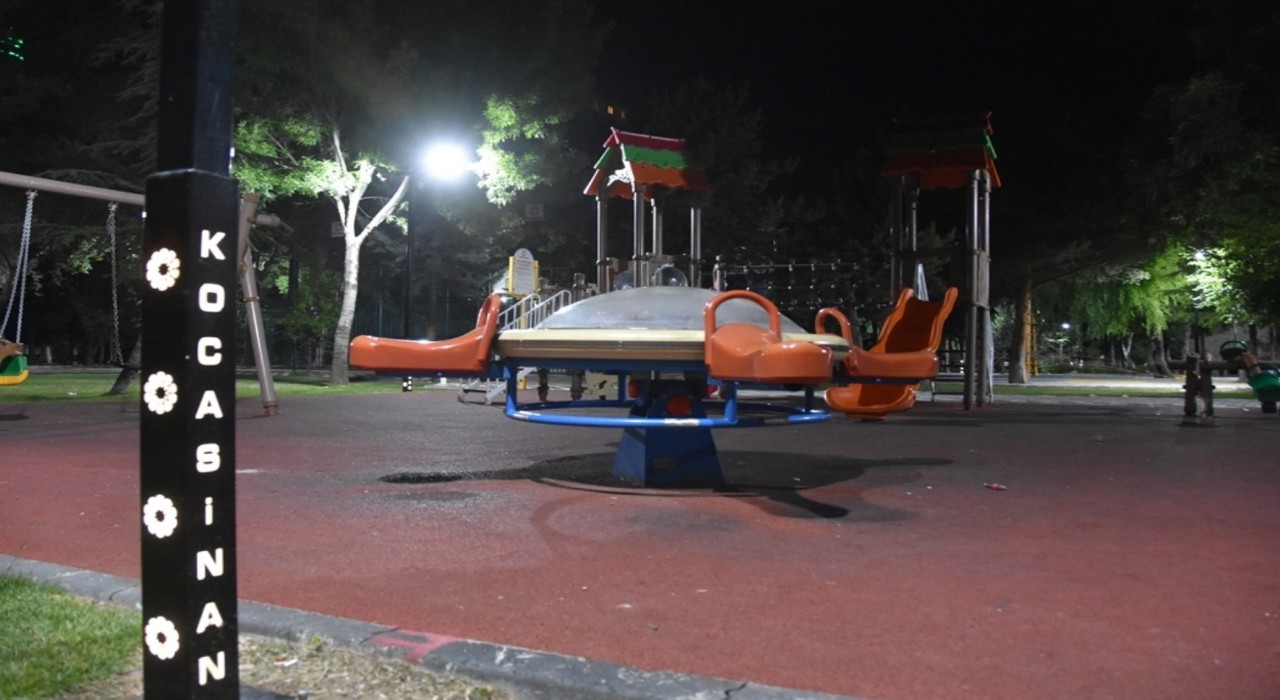 Kocasinanın göz alıcı parkları şehre renk katıyor