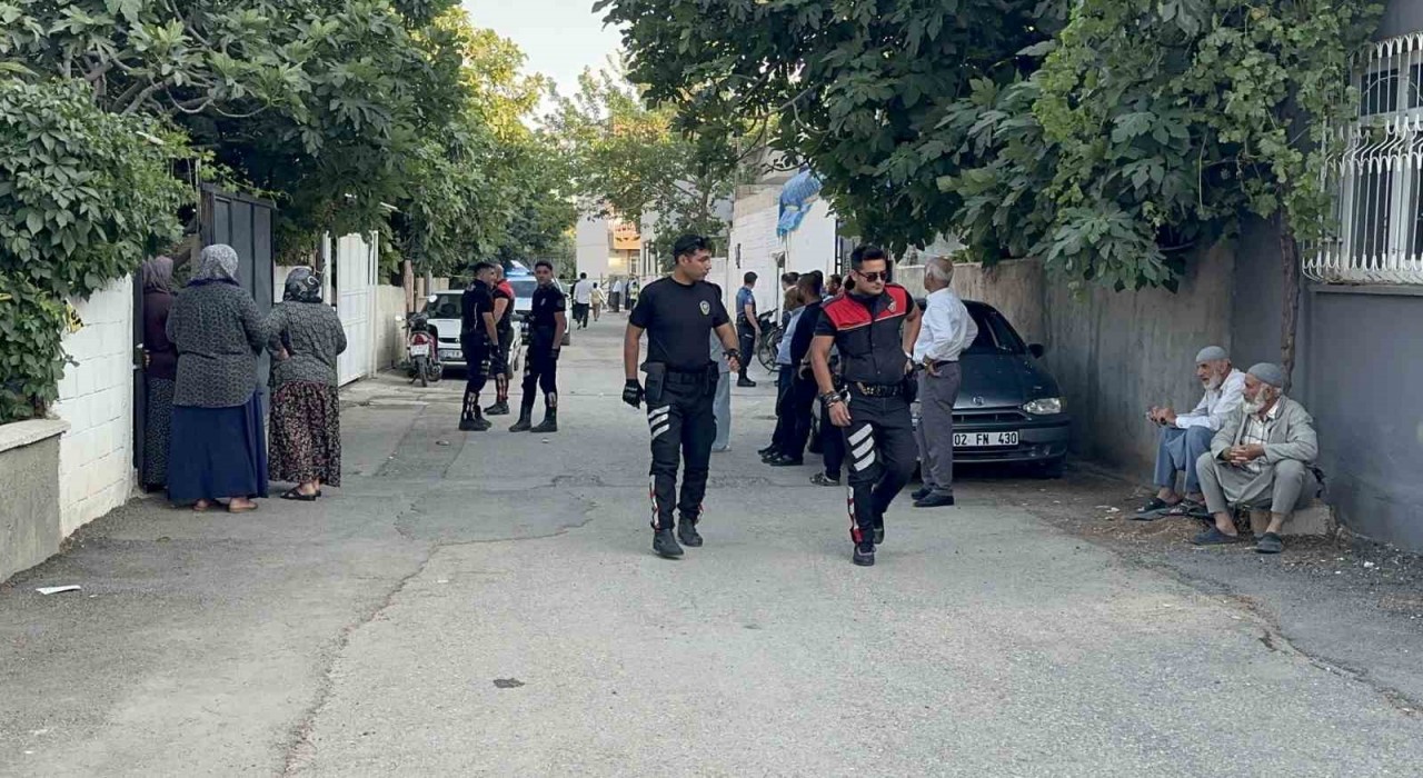 Komşular arasında bıçaklı kavga: 1 ağır yaralı