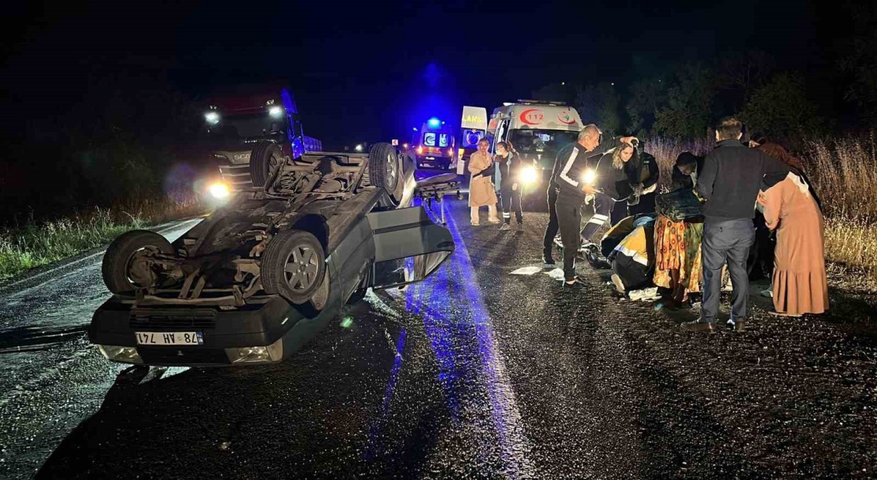 Kontrolden çıkan otomobil takla atıp ters döndü: 1i çocuk 4 yaralı
