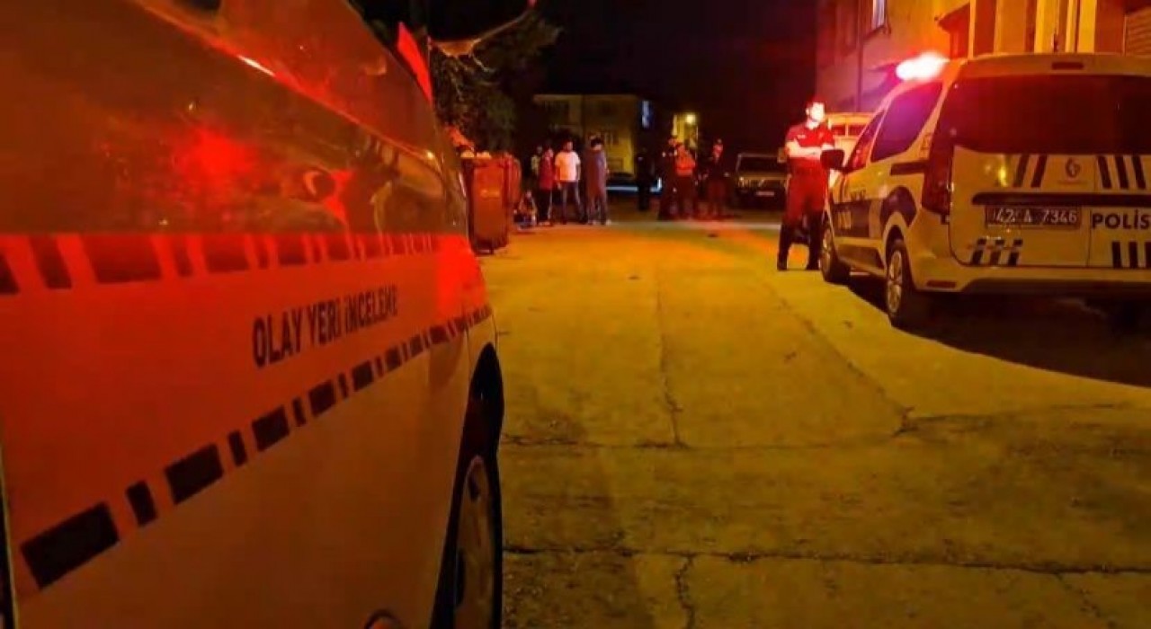 Konyada bıçaklı kavga: Baba ve iki oğlu yaralandı