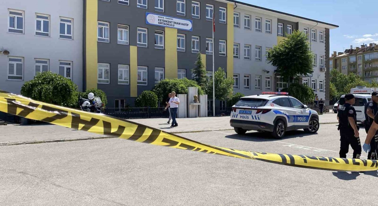 Konyada bir öğretmen okulda uğradığı silahlı saldırıda hayatını kaybetti