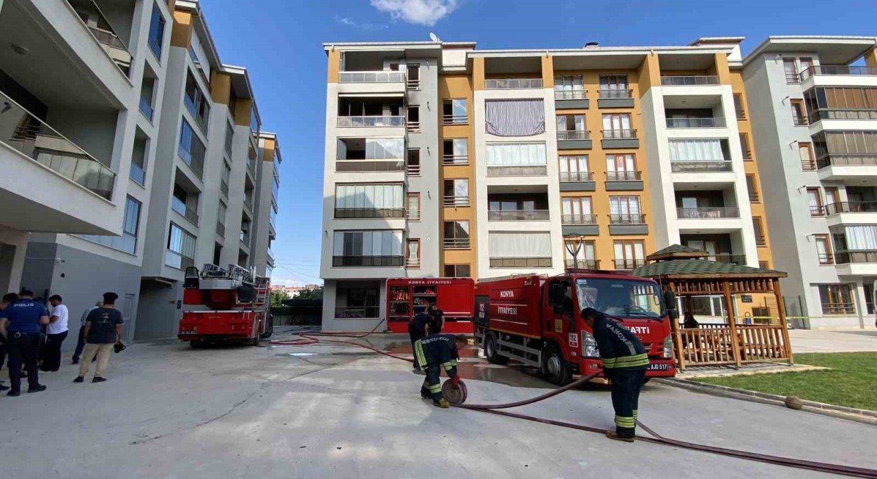 Konyada dairede çıkan yangın paniğe neden oldu