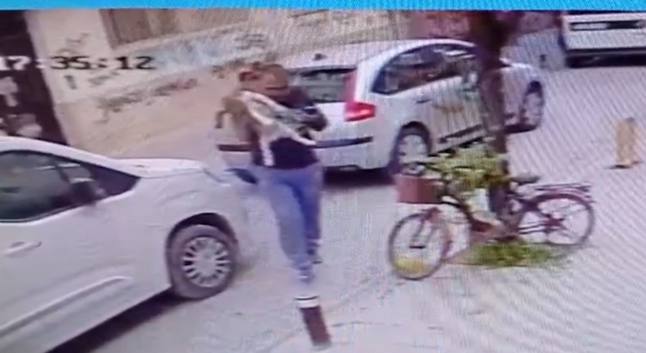 Köpeği yere çarpan şahsa ev hapsi