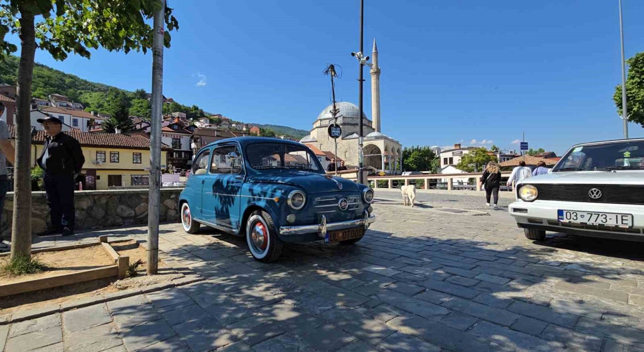 Kosovada klasik otomobil festivaline büyük ilgi