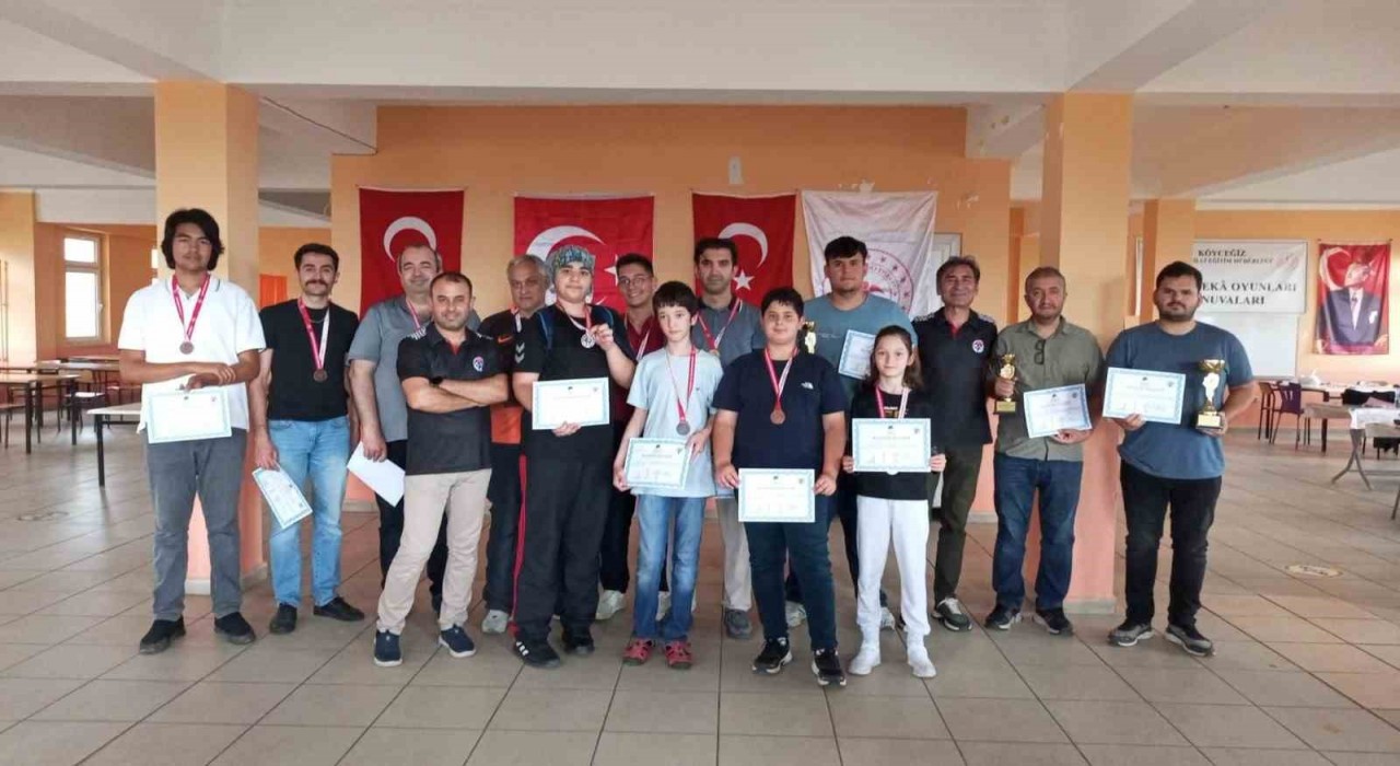 Köyceğizde düzenlenen satranç turnuvasına yoğun ilgi