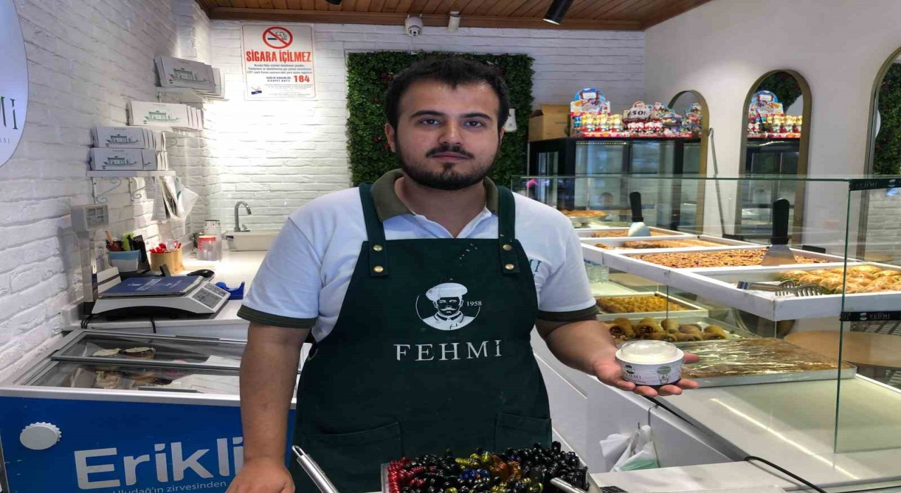 Külahta dondurmaya yeni alternatif; İrmik helvalı dondurma