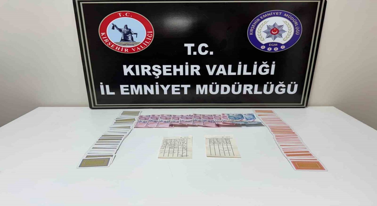 Kumar oynarken suçüstü yakalandılar