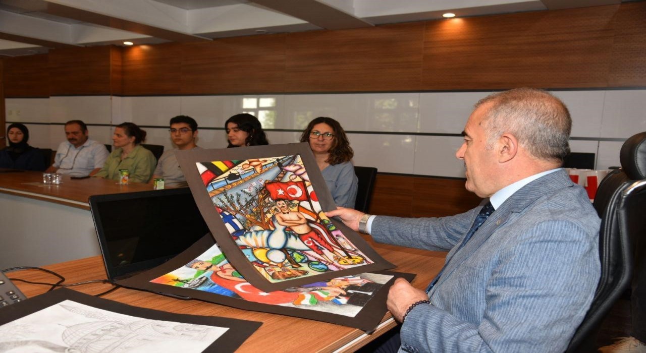 Kurtdereli Mehmet Pehlivan resim yarışmasında ödüller sahiplerini buldu