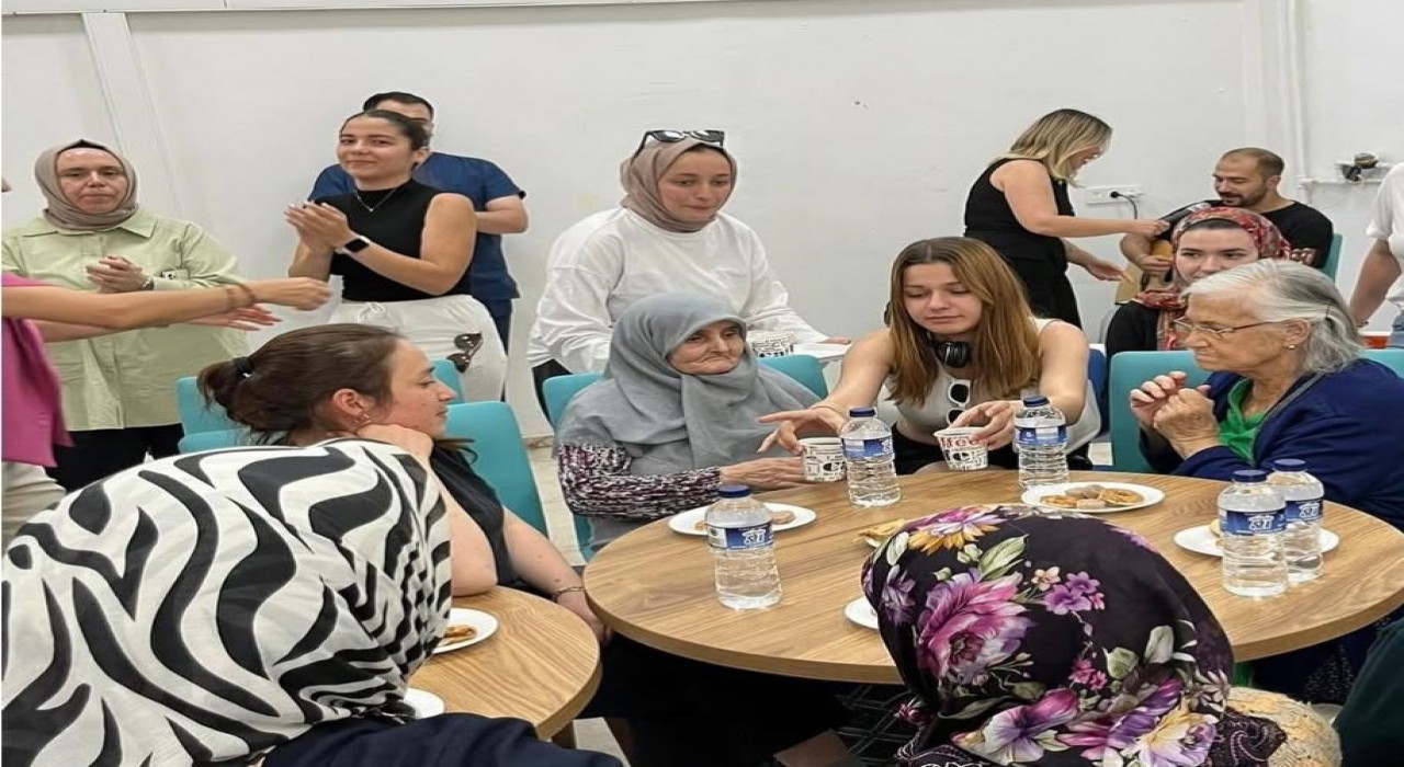 Kütahyada öğrencilerden huzurevi sakinlerine egzersiz uygulaması