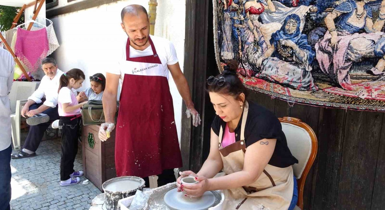Kütahyanın tarihi mekanlarından Germiyan Sokakta çini sanatı yeniden canlanıyor